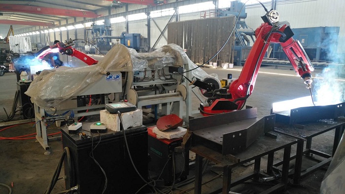 焊接装备升级~新上机器人焊接流水线
