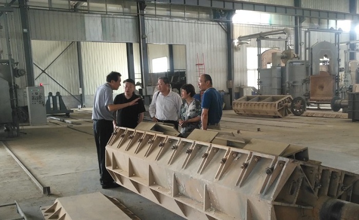 铁道部来华虹参观指导