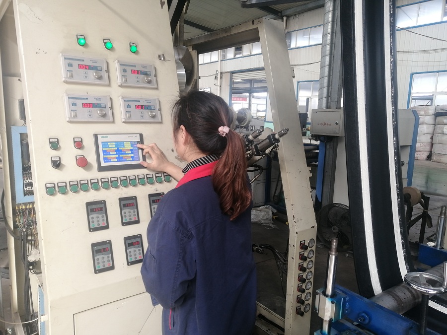 止水带自动涂胶装置