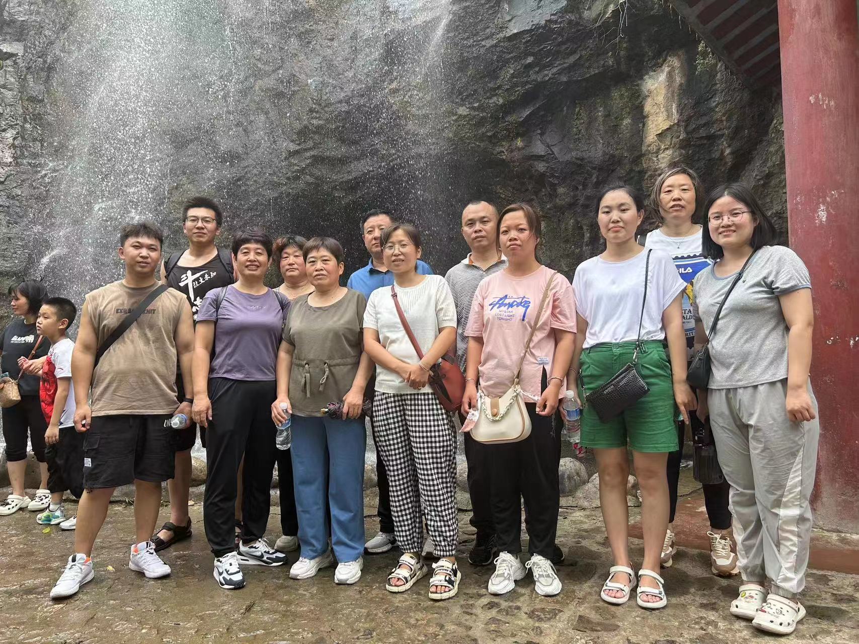 合影4.jpg 合影4.jpg