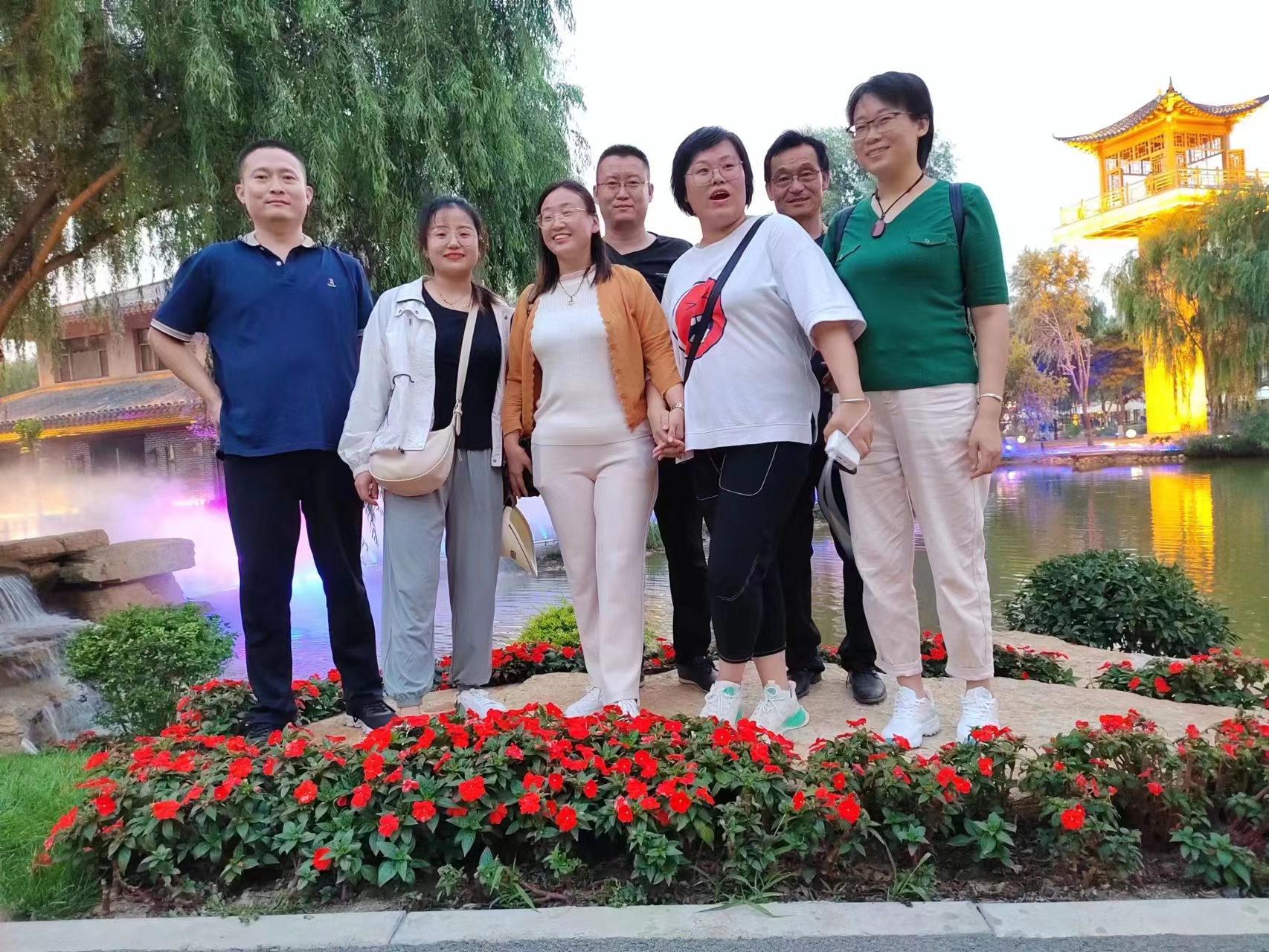 合影6.jpg 合影6.jpg